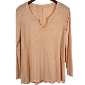 Hollister Light Pink Ribbed Long Sleeve Split V-Neck T-Shirt Women’s Size Medium